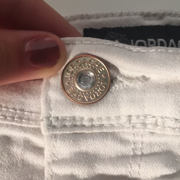 White short - Picture 2 of 4